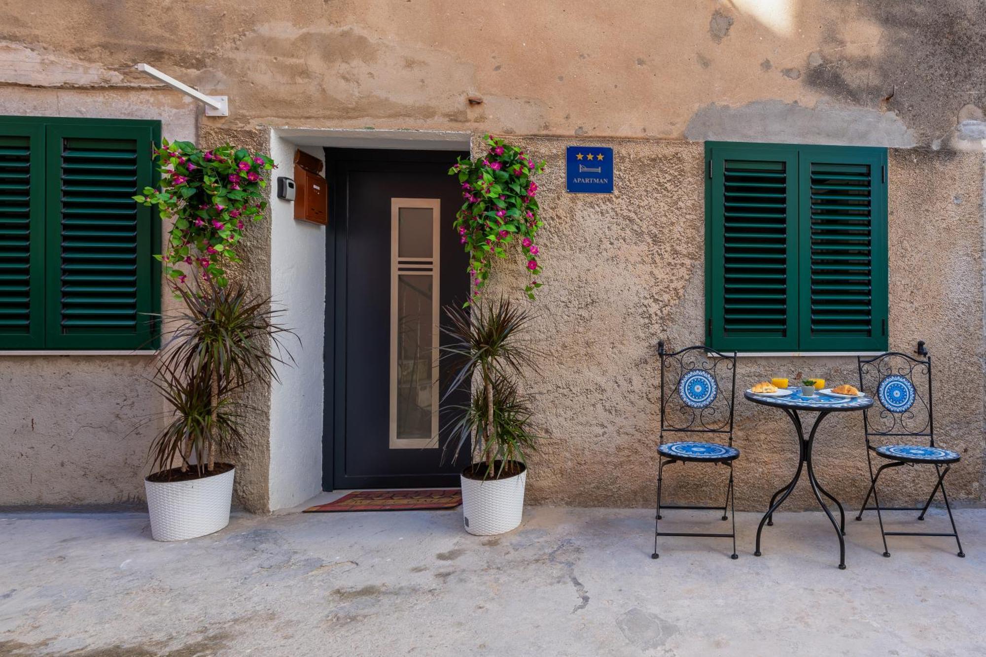 Bernard Deluxe Renovated Peaceful Old Town Gem Lejlighed